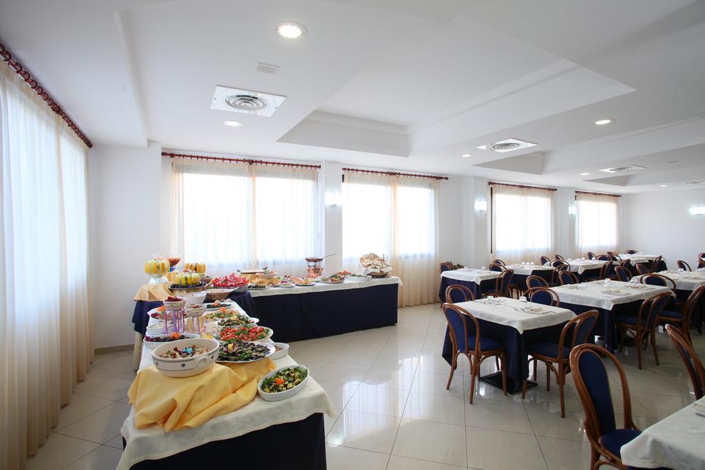 Bikini Hotel Vieste Bagian luar foto