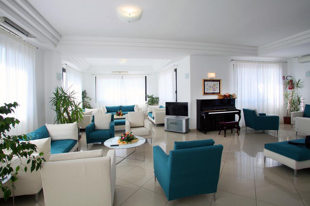 Bikini Hotel Vieste Bagian luar foto