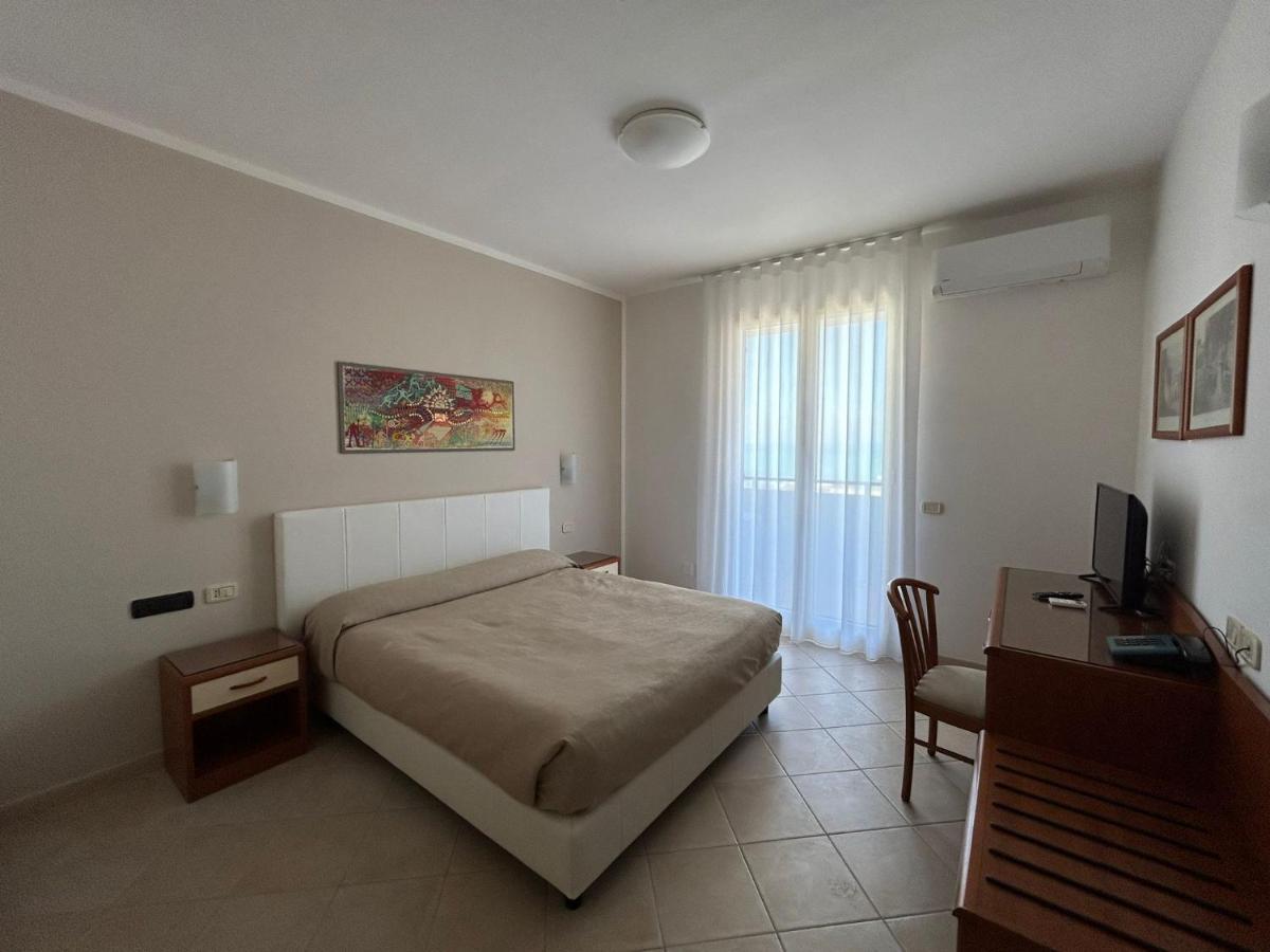 Bikini Hotel Vieste Bagian luar foto