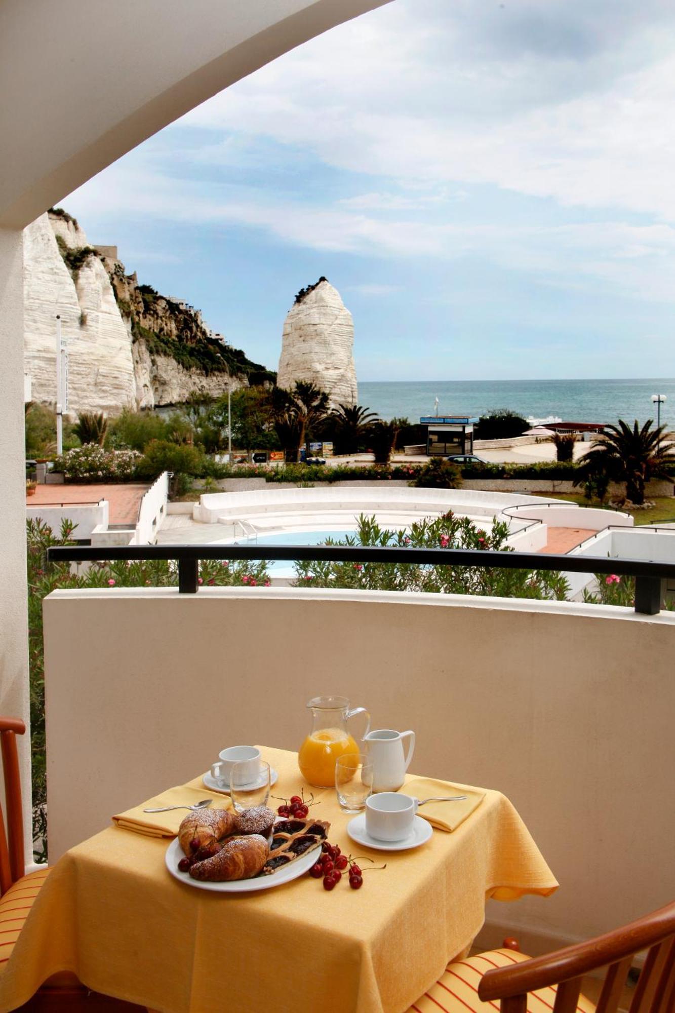 Bikini Hotel Vieste Bagian luar foto